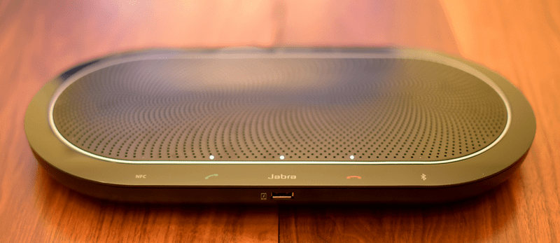 Jabra SPEAK™ 8p  AUX connections, powerful loudspeaker, ZoomTalk microphones (6), Plug&Play, mute and volume button, USB charge out port, Kensington lock secure slot